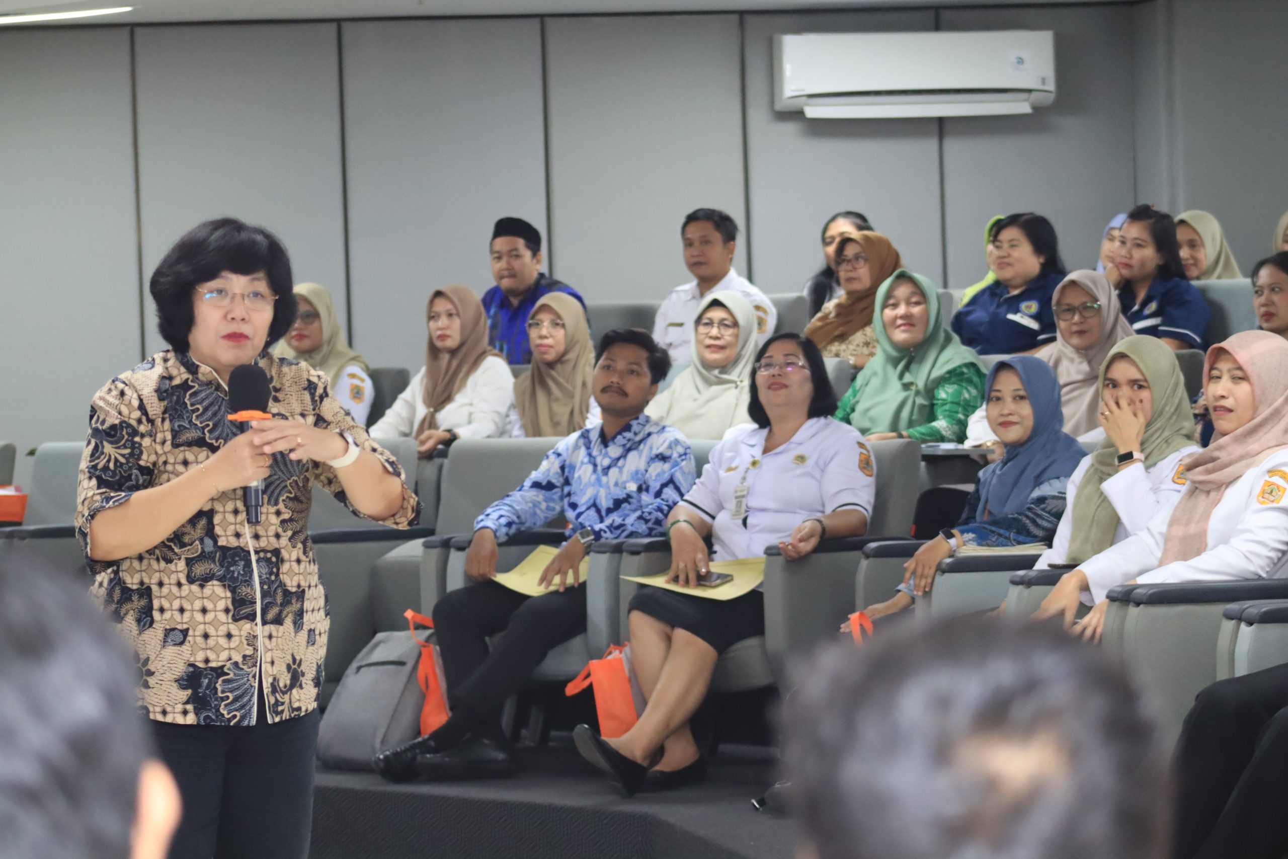 Seminar Kesehatan dengan tema “Guru BK di Era Tantangan Mental Health: Strategi Psikologis Mendampingi Siswa Masa Kini”